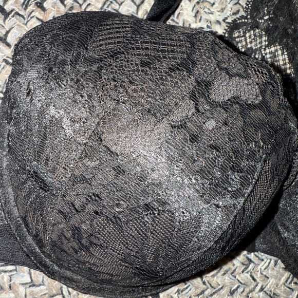 Victoria's Secret Black T-Shirt Bra Intimates - Picture 2 of 5